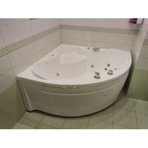 Сандра 149х149 см с гидромассажем - угловая ванна от Radomir